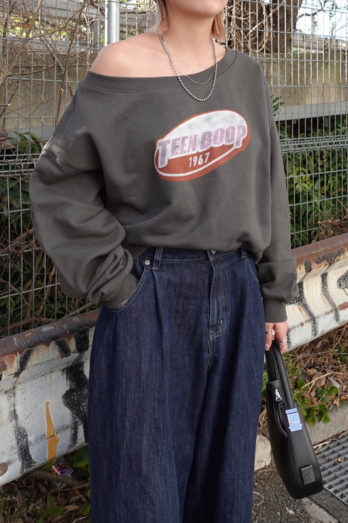 オフショルルーズスウェット